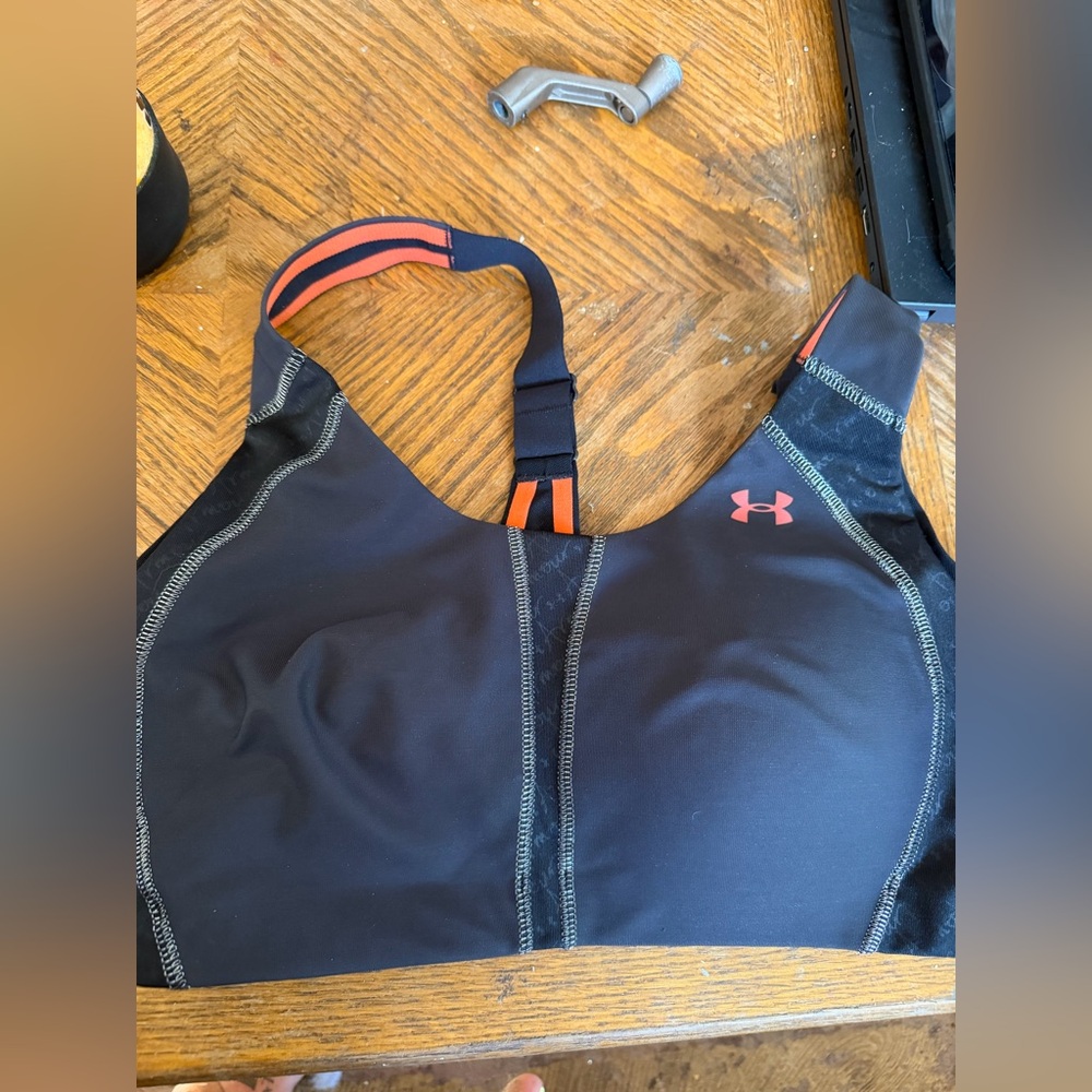 Under armour sports bra size 36D